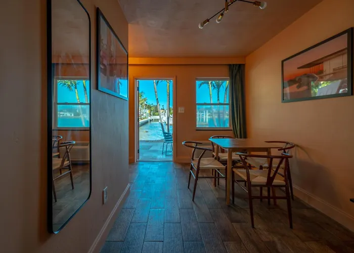 Tropical Breeze Vacation Apartment
