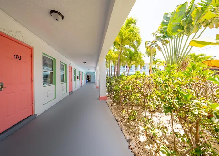 Tropical Breeze Vacation Apartment Clearwater Beach