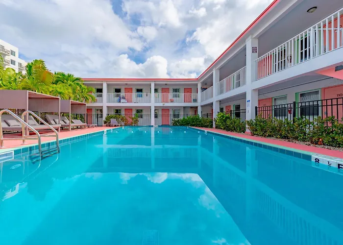 Tropical Breeze Vacation Apartment