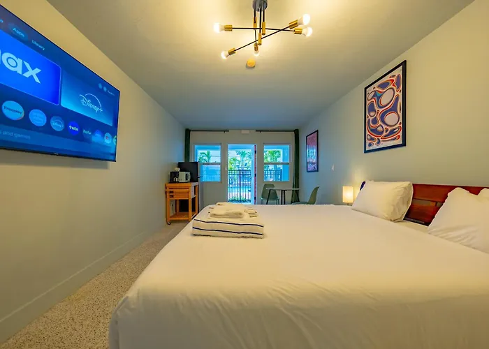 Tropical Breeze Vacation Apartment Clearwater Beach